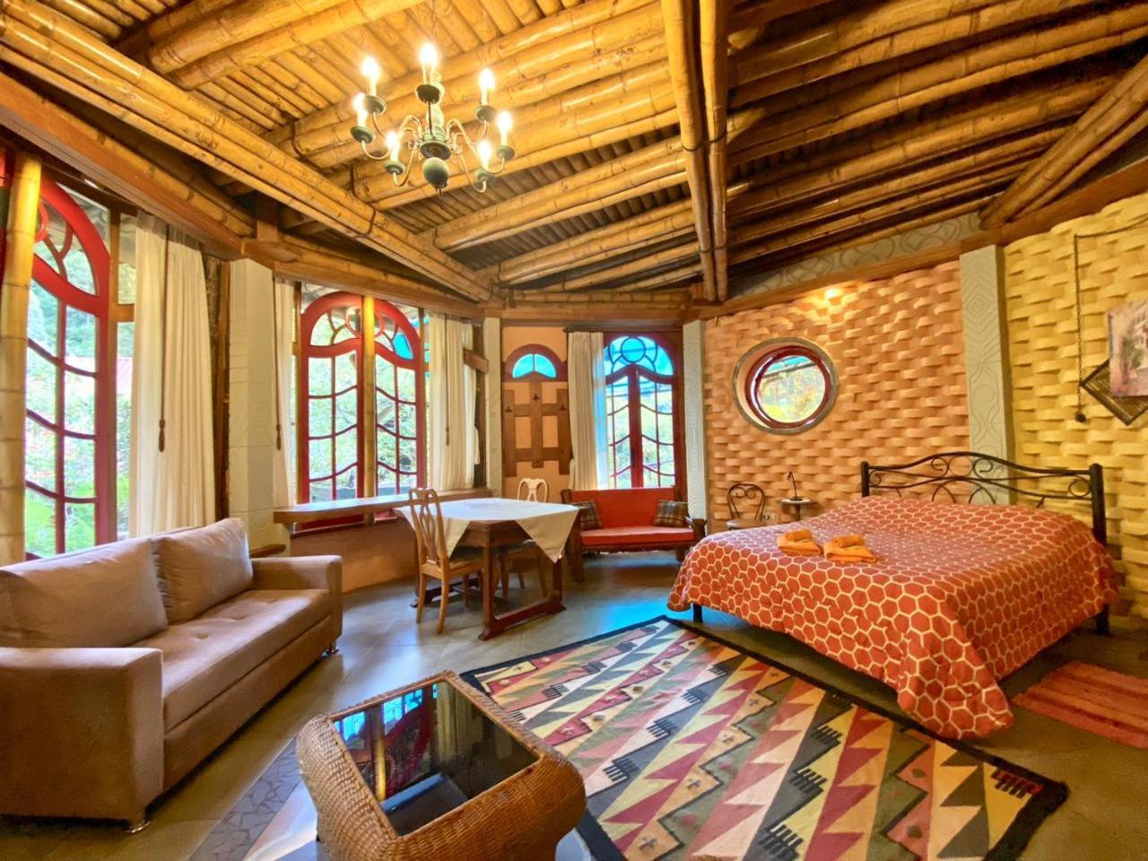 באניוס Finca Chamanapamba Guest House מראה חיצוני תמונה
