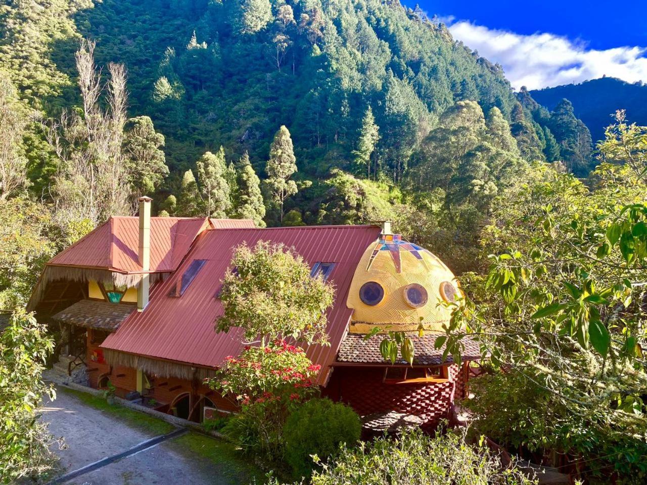 באניוס Finca Chamanapamba Guest House מראה חיצוני תמונה