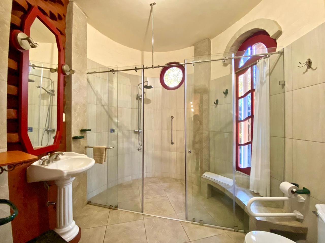 באניוס Finca Chamanapamba Guest House מראה חיצוני תמונה