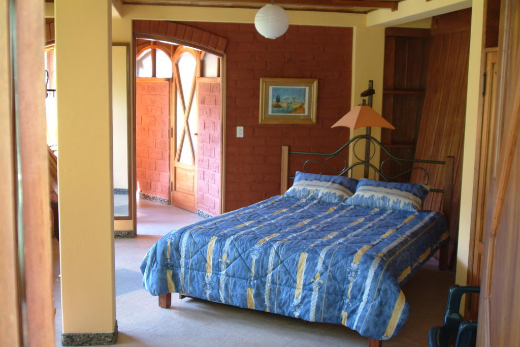 באניוס Finca Chamanapamba Guest House מראה חיצוני תמונה