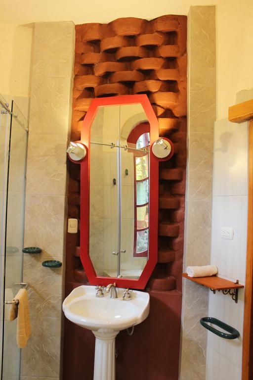 באניוס Finca Chamanapamba Guest House מראה חיצוני תמונה