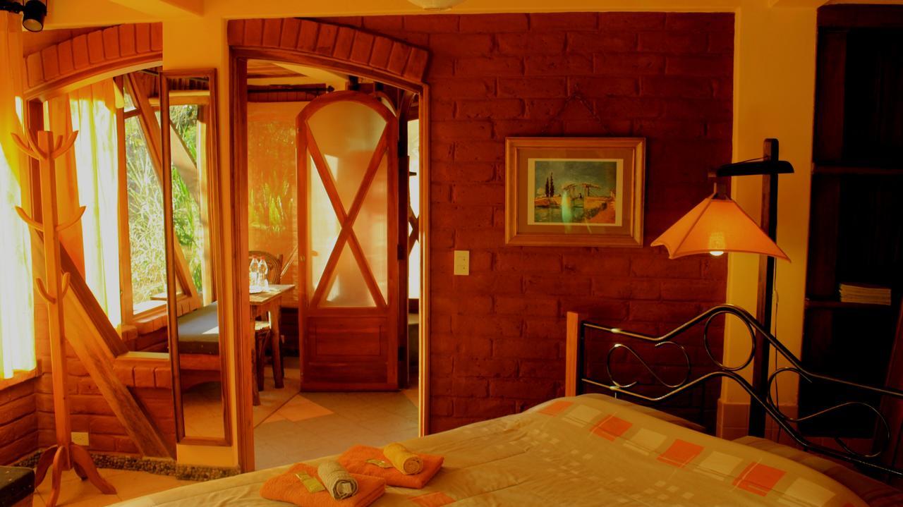 באניוס Finca Chamanapamba Guest House מראה חיצוני תמונה