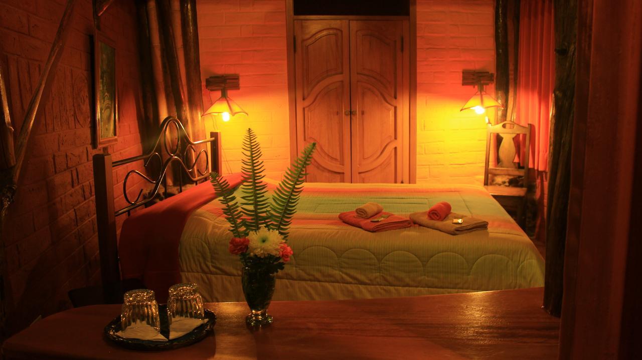 באניוס Finca Chamanapamba Guest House מראה חיצוני תמונה